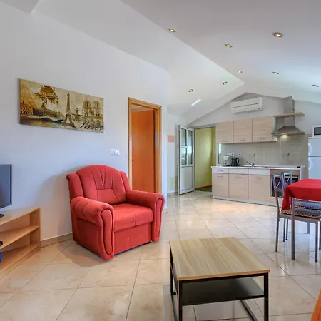 Rajic-4 By Interhome Apartamento